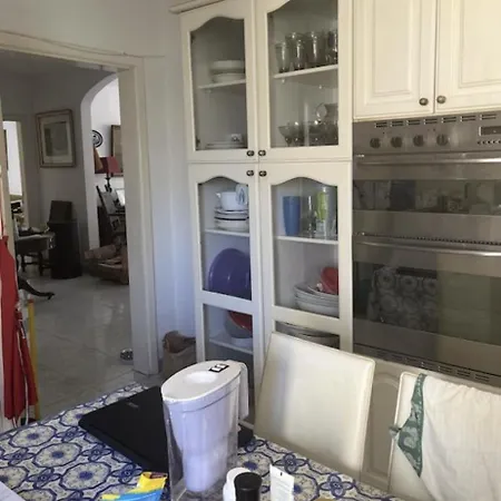 One To Rent In The Appartement *